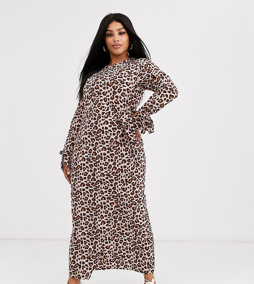 Verona - Curve - langærmet maxi slå-om kjole i leopard print-Brun