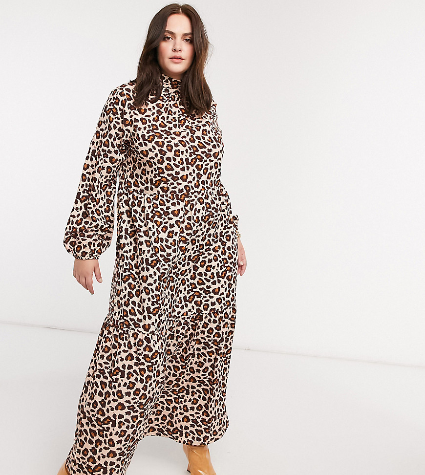 Verona – Curve – Leopardmönstrad långärmad klänning med hög ringning och panelsydd kjol-Brun
