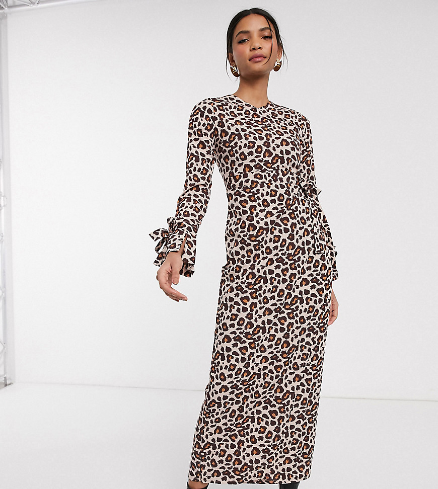 Verona - Lange jurk met overslag en lange mouwen in luipaardprint-Kiezelkleurig