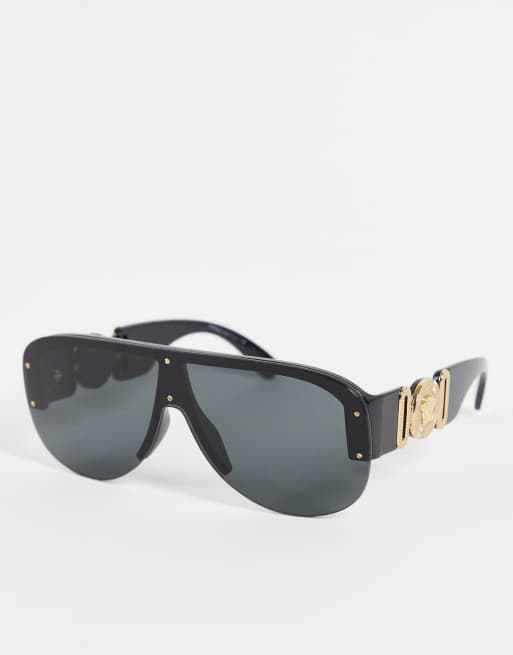 Versace – 0VE4391 – Czarne okulary przeciwsłoneczne oversize typu visor