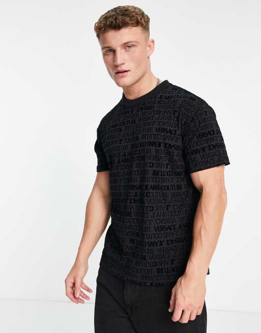 Versace Jeans Couture - Sort T-shirt med gennemgående logoprint 