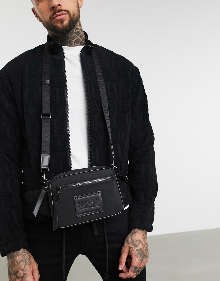 Versace Jeans Couture – Svart liten väska med logga