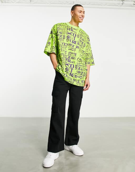 Versace Jeans Couture - T-shirt oversize à imprimé griffonné - Vert | ASOS