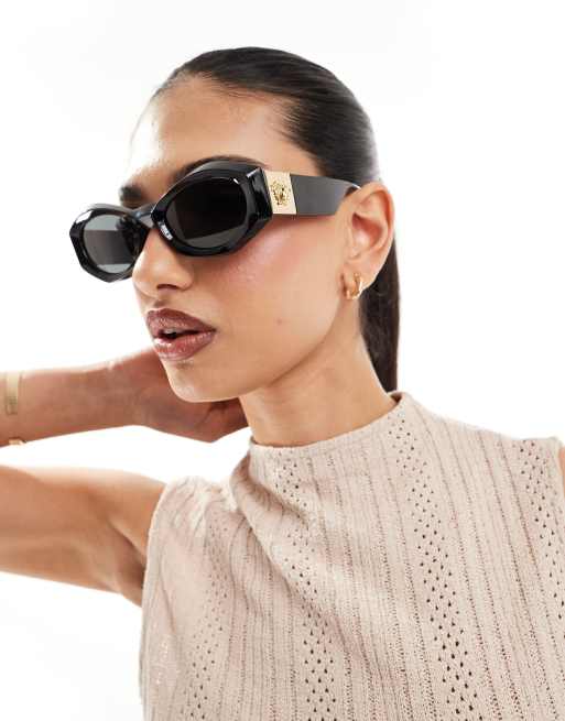 Versace - Smalle zeshoekige zonnebril in zwart en goud