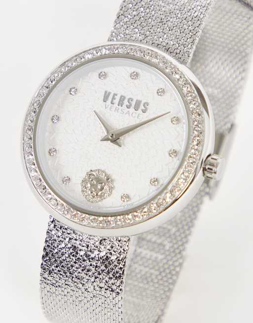 Versus Versace Orologio con cinturino in maglia a rete e quadrante con strass color argento