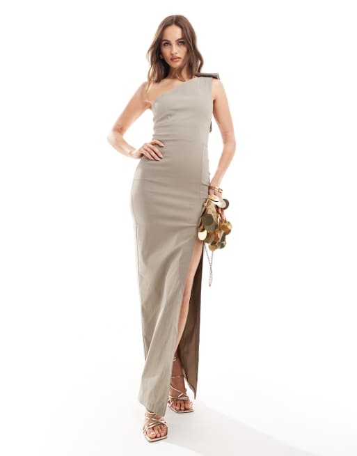 Vesper - Beige maxikjole med oneshoulder-snit med sløjfedetalje og slids i siden i bengalin
