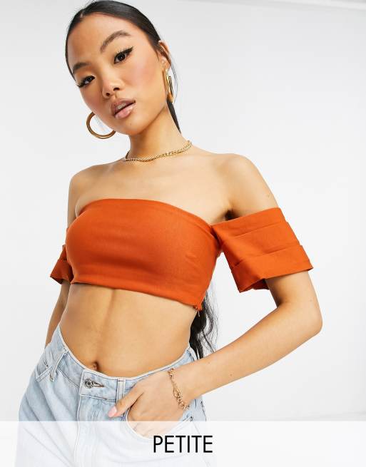 Vesper Petite - Crop top met geplooide schouders in roestbruin
