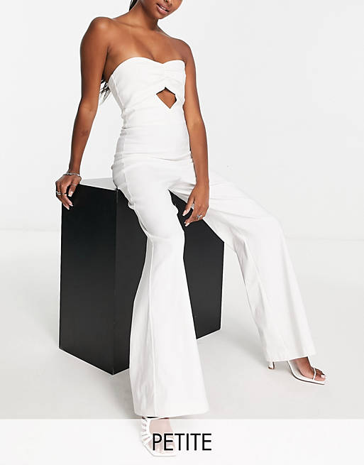 Vesper Petite - Tuta jumpsuit a fondo ampio bianca con dettaglio cut-out a fascia