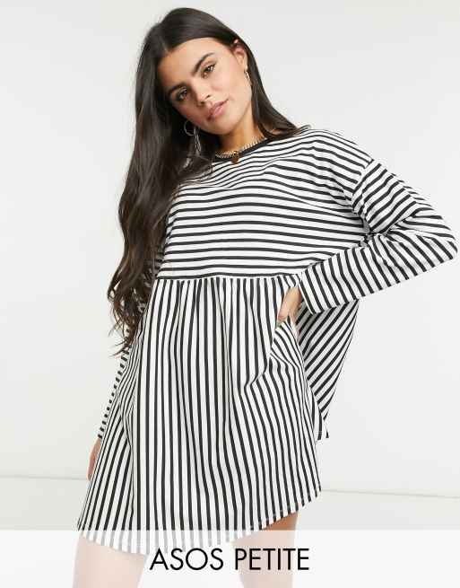 Vestido a rayas blanco y negro extragrande de de manga de ASOS DESIGN Petite |