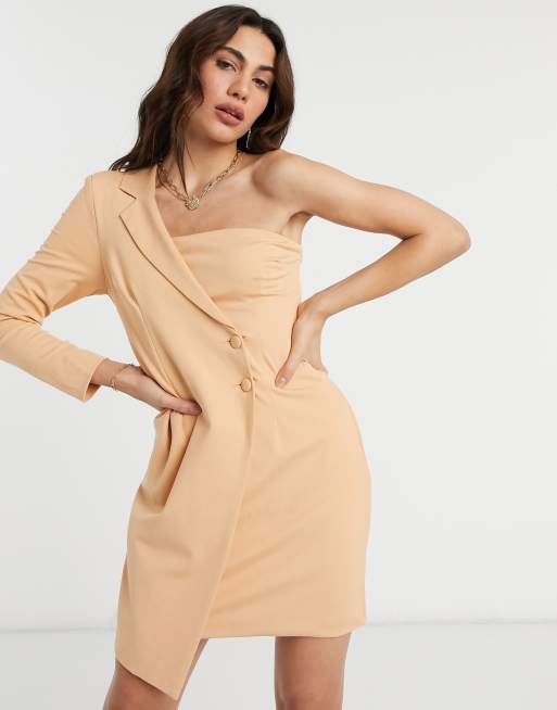Vestido asimétrico tipo esmoquin de Unique21