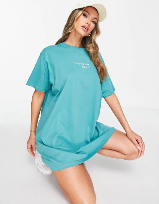 Vestido azul estilo camiseta extragrande con eslogan de Night Addict