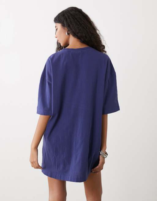 Vestido azul oscuro estilo camiseta extragrande de Weekday, 3 de 4