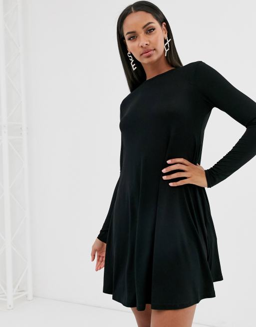 Vestido básico negro manga con vuelo y cuello redondo de Boohoo | ASOS