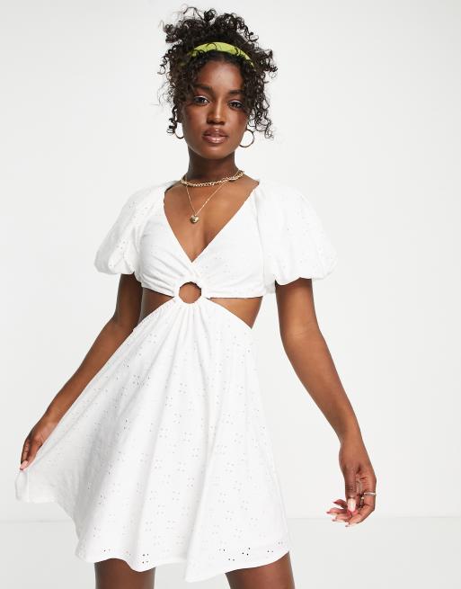 Vestido corto con mangas voluminosas y aberturas de ASOS | ASOS