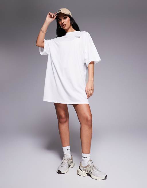 Vestido blanco estilo camiseta con logo Essential de The North Face, 4 de 4