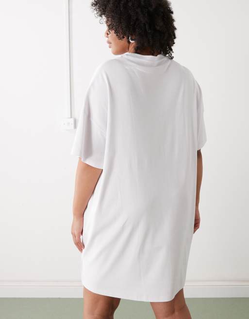 Vestido blanco estilo camiseta de corte cuadrado de Noisy May Curve, 2 de 4
