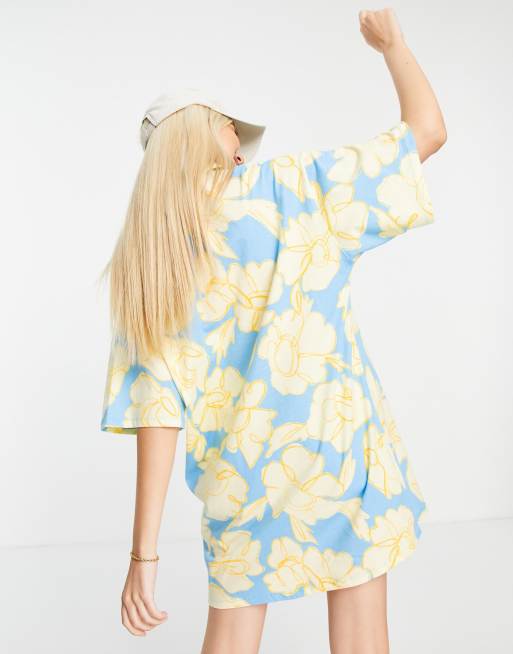 Vestido camisero con estampado floral amarillo y azul de ASOS DESIGN , 3 de 4