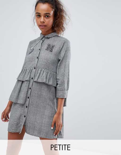 Vestido camisero con volante de Noisy May Petite ASOS