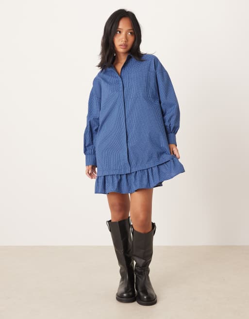 Vestido camisero corto azul marino a cuadros de manga larga con volante en el bajo de ASOS DESIGN Petite