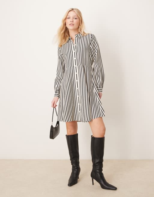 Vestido camisero corto color crema y negro a rayas con bajo con vuelo de YAS