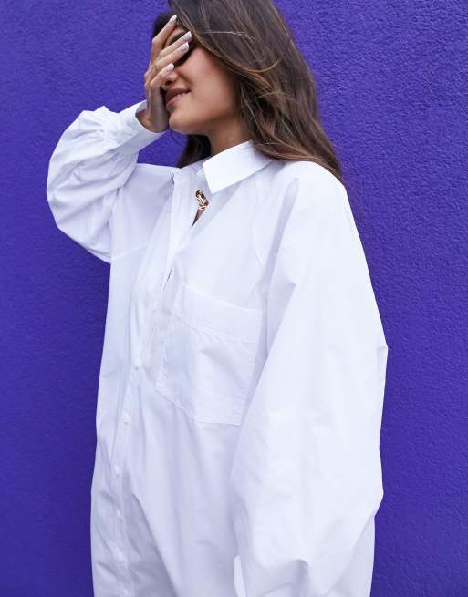 Vestido camisero corto extragrande en blanco de ASOS DESIGN, 3 de 4