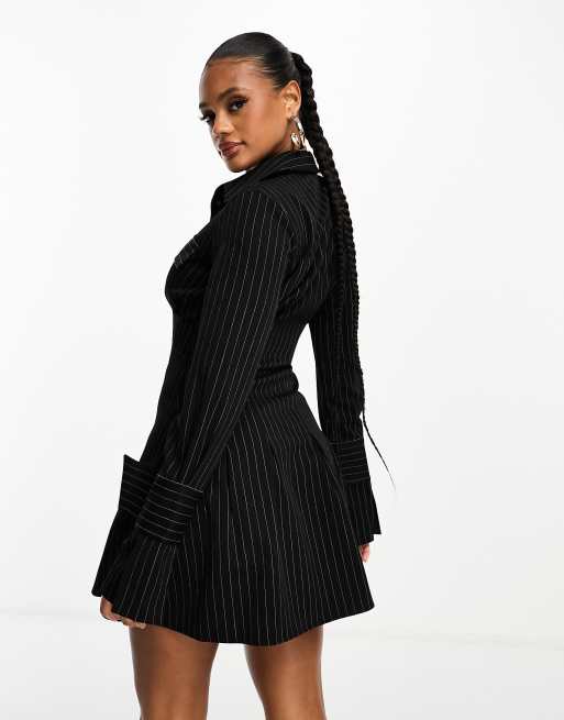 Vestido camisero corto negro con raya diplomática y detalle de puños extragrandes de ASOS DESIGN, 2 de 4