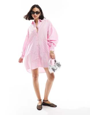 Vestido camisero en tono pastel a rayas extragrande con bolsillos bajos de ASOS DESIGN
