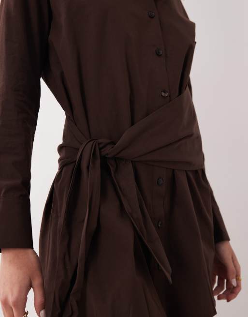 Vestido camisero marrón chocolate con detalle de fular anudado de ASOS DESIGN, 3 de 4