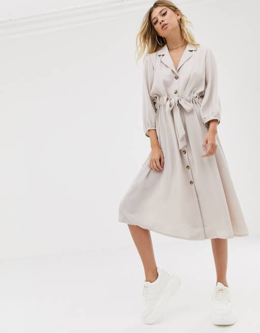 Vestido camisero midi con botones y cintura fruncida de ASOS DESIGN