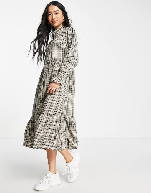 Vestido camisero midi escalonado a cuadros de QED London