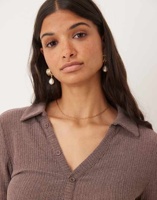 Vestido camisero midi marrón de tejido texturizado de ASOS DESIGN, 2 de 4