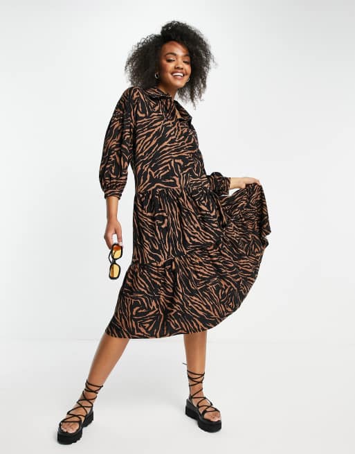 Vestido camisero midi negro extragrande de corte amplio y escalonado con mangas abullonadas y estampado de cebra de ASOS DESIGN