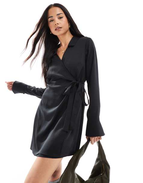 Vestido camisero negro cruzado con cuello de solapas de Miss Selfridge - view 1