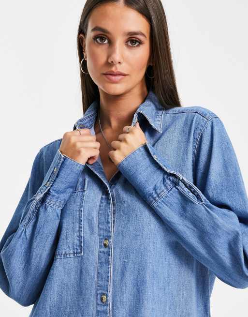 Vestido camisero vaquero extragrande con lavado medio de ASOS DESIGN Tall, 2 de 4