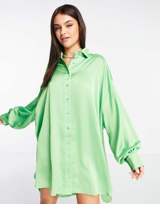 Vestido camisero verde manzana abotonado de satén de Glamorous