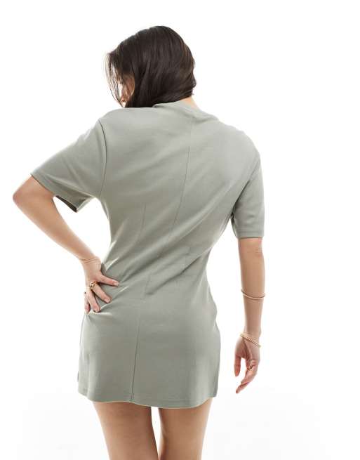 Vestido caqui estilo camiseta con cintura entallada de Monki, 2 de 4