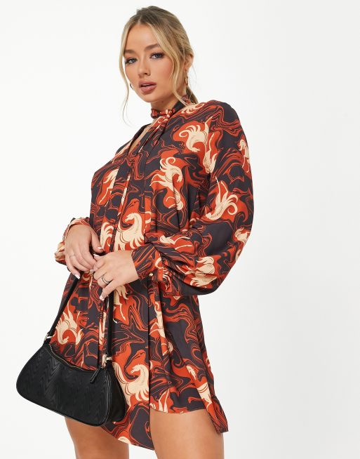 Vestido con lazada en el cuello y estampado abstracto de caballos de John Zack