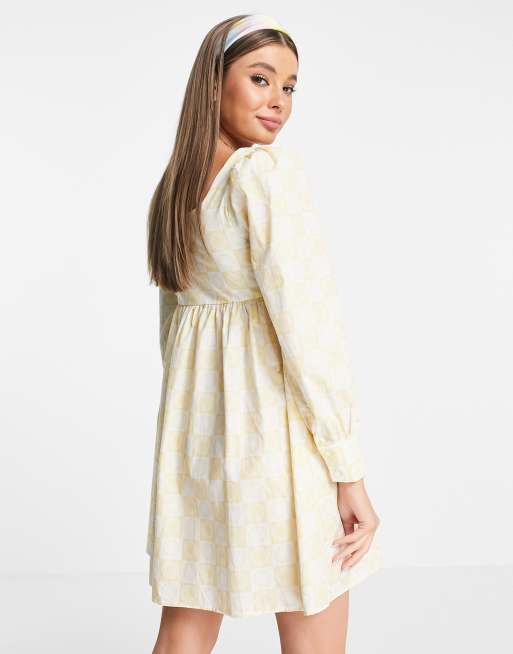 Vestido corto a cuadros amarillos de manga larga y estilo campero de Glamorous, 2 de 4