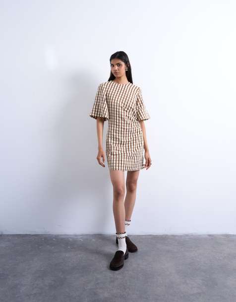 Vestido corto a cuadros marrones estilo camiseta de sirsaca de Topshop - view 1