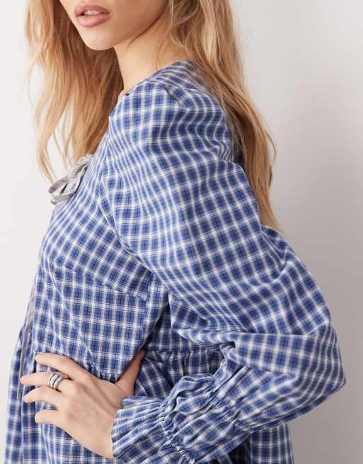 Vestido corto a cuadros vichy azules y blancos con lazada delantera de YAS, 3 de 4