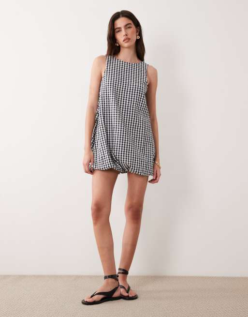 Vestido corto a cuadros vichy con bajo abullonado de ASOS DESIGN, 2 de 4