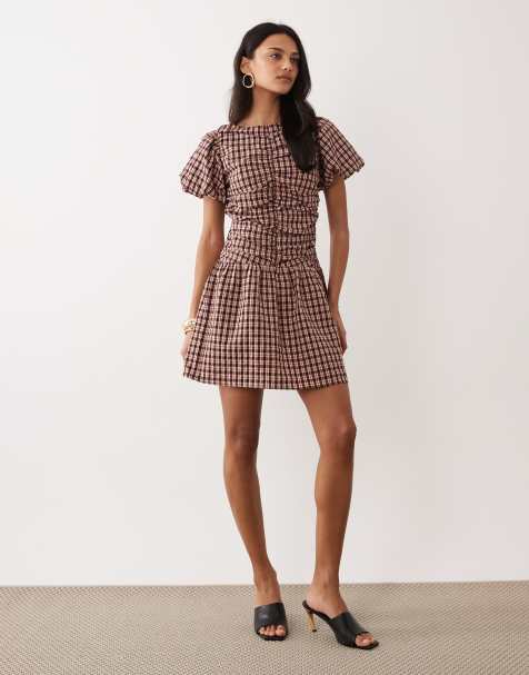 Vestido corto a cuadros vichy rojos con mangas abullonadas y parte delantera fruncida Haven de Nobody's Child - view 1