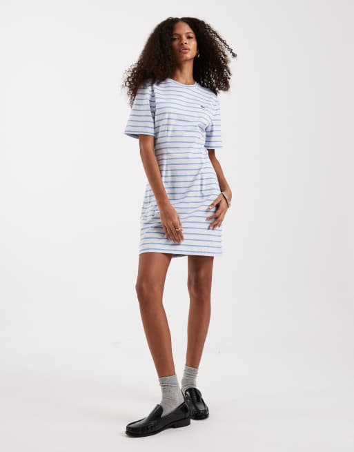 Vestido corto a rayas azul medio estilo camiseta de punto liso de Lacoste, 2 de 4