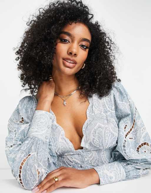 Vestido corto abotonado con estampado floral de cachemir y diseño calado de ASOS DESIGN, 4 de 4