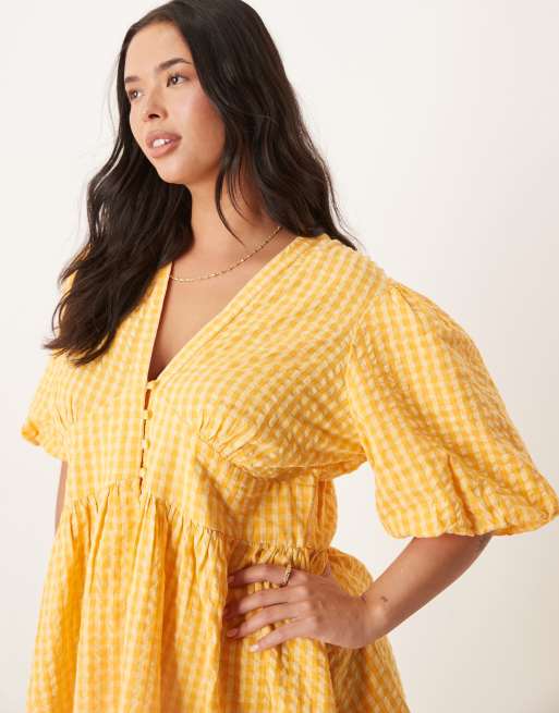 Vestido corto amarillo a cuadros con mangas abullonadas Starlight de Nobody's Child Plus, 3 de 4