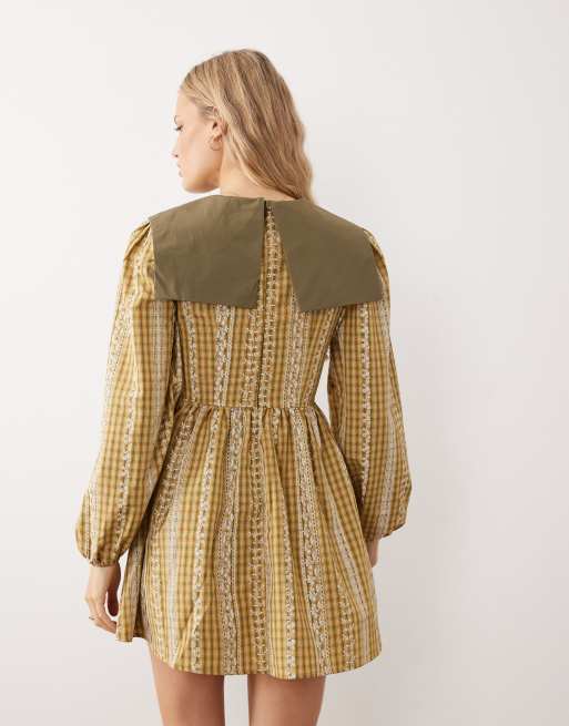 Vestido corto amarillo a cuadros estilo babydoll con solapa cuadrada de Glamorous, 3 de 4