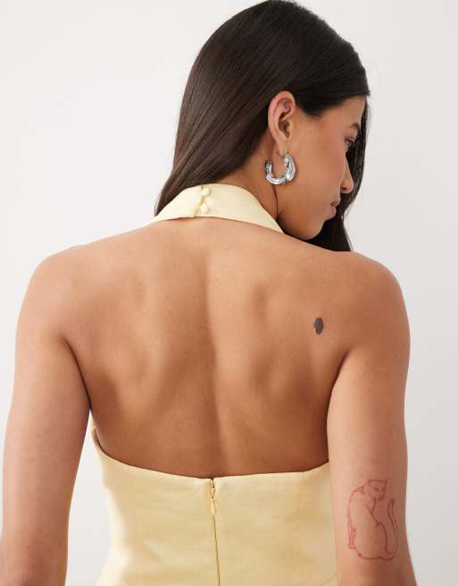 Vestido corto amarillo con cuello halter de mezcla de lino de Forever New, 3 de 4