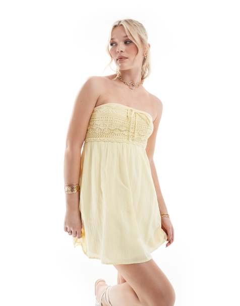 Vestido corto amarillo con escote palabra de honor de croché de Hollister - view 1
