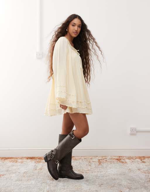 Vestido corto amarillo pastel amplio con mangas voluminosas de Miss Selfridge, 2 de 4