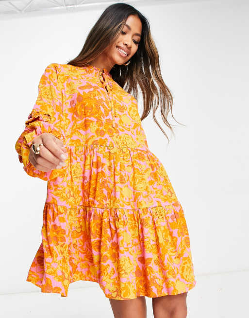 Vestido corto amplio con estampado floral de YAS